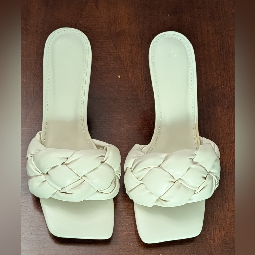 Contigo Off-White Braided Slide Sandals